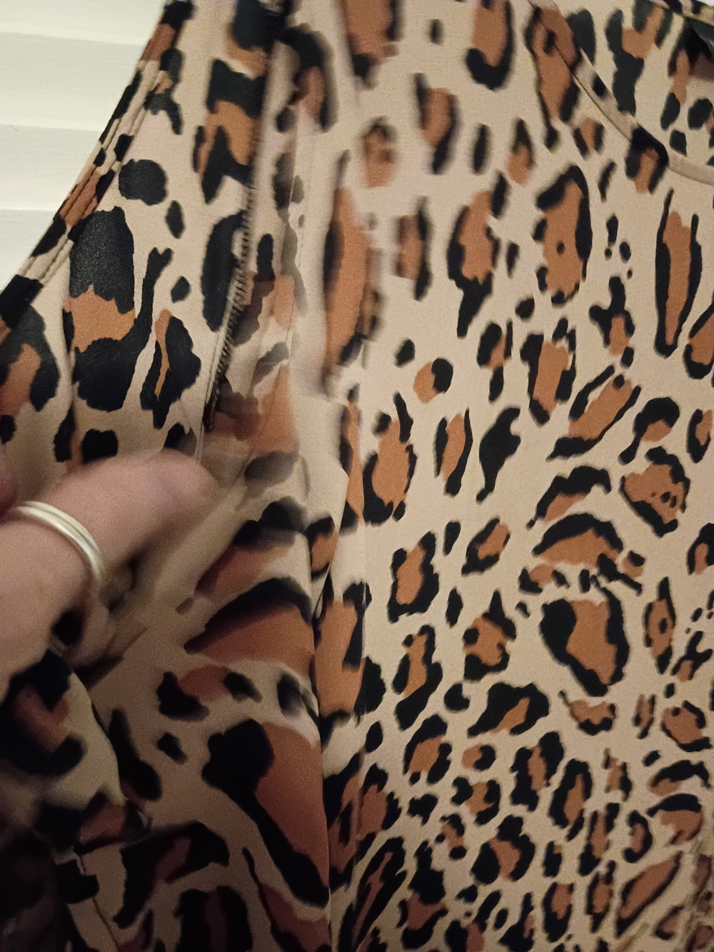 BOLD elements Leopard Cold-Shoulder Ruffle Top - Brown & Black - Picture 5 of 6